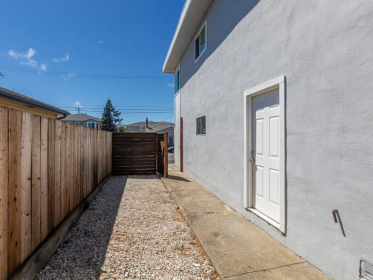 Side Yard, entry to garage side door