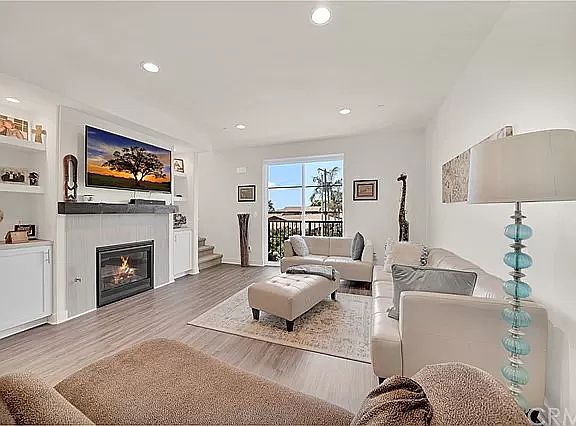 This picture is only to show how the size of the living room and how beautiful it is since unfortunately the system is not allowing other formats to upload the actual pictures.
