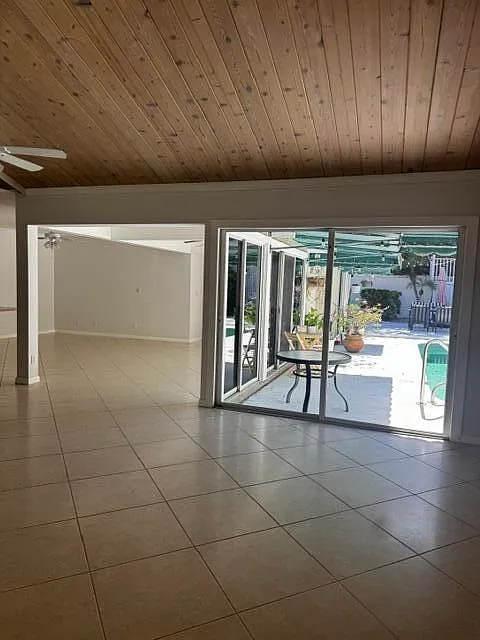 4 bed, 3.5 bath, 2000 sqft, $7,500 — Photo 3