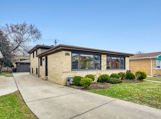 7065 N Hamlin Ave, Lincolnwood, IL 60712