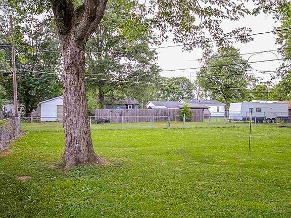 4th image of 5908 N Fares Ave