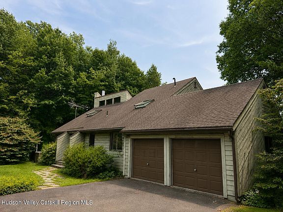 2nd image of 40 Stonewall Ridge Road