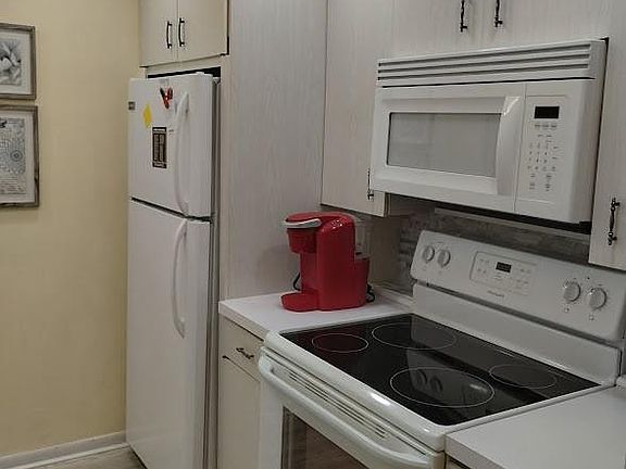 3rd image of 2904 Victoria Place #G2