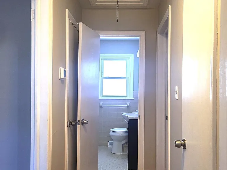 3731 Dresden Dr E — Photo 6