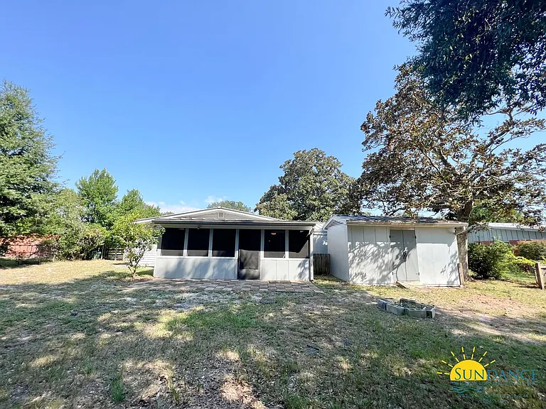 108 Memorial Pkwy NW — Photo 21