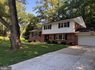 9104 Hamilton Dr, Fairfax, VA 22031