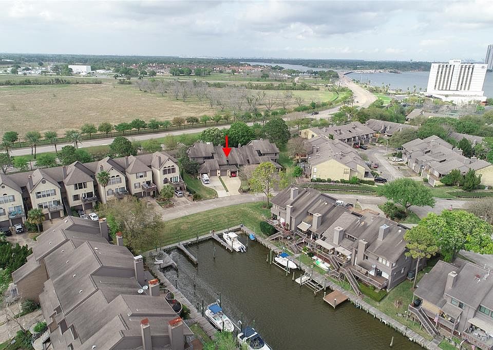 1st image of 2621 Sailboat Dr