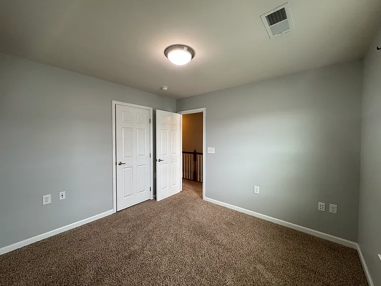 624 Leonard Ln — Photo 24