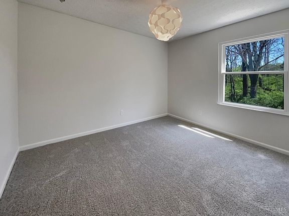 5th image of 123 Deerview Ct