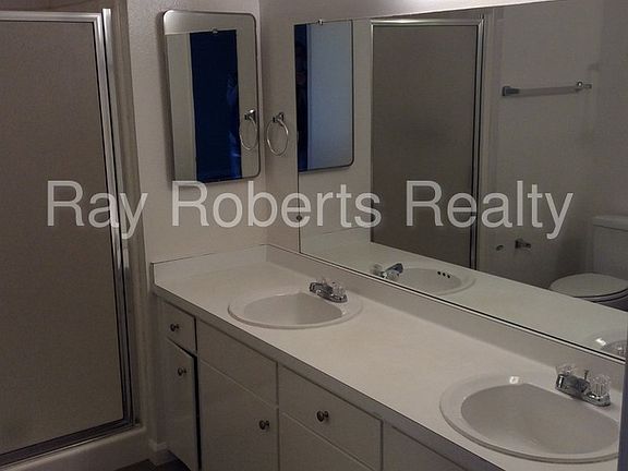 4th image of 2701 N Dell St
