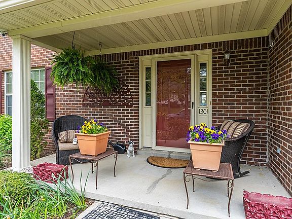 3rd image of 1201 Wyndham Hills Dr