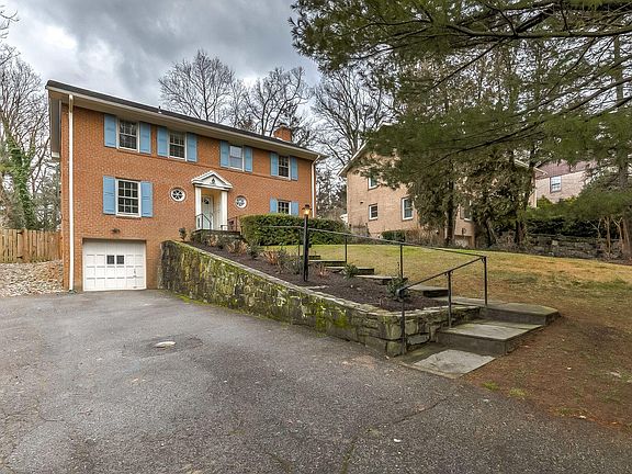 Driveway and view from Walhonding Road