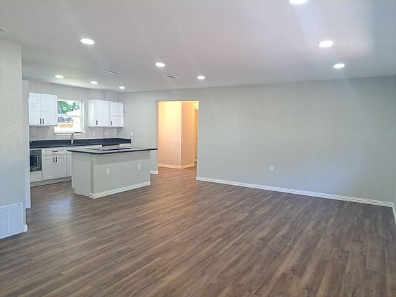 5th image of 5819 Liberty Dr