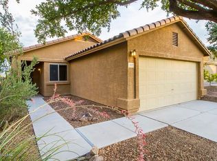 917 W Calle Barranca Seca, Green Valley, AZ 85614