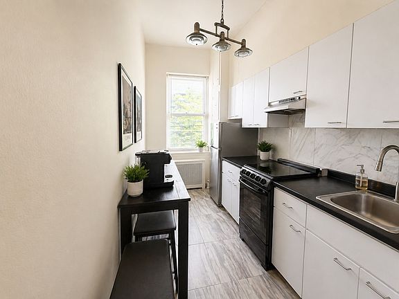 3rd image of 1462 1st Ave APT 3