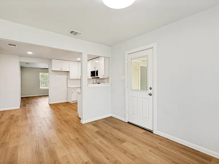 2935 Lasses Blvd — Photo 9