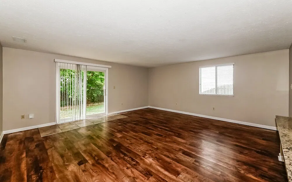 3 bed, 1.5 bath, 1120 sqft, $1,570 — Photo 4