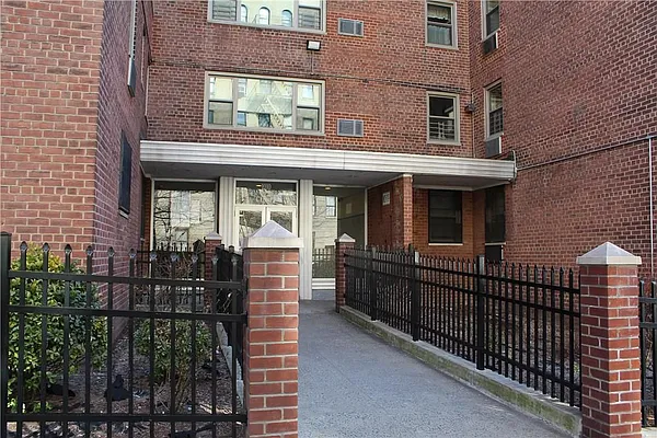 Sold by MVM Realty Services LLC | media 2