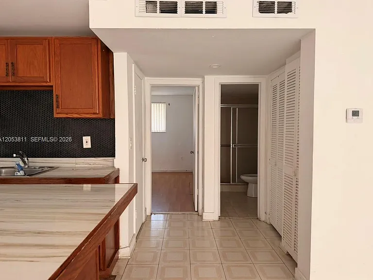 1850 NE 169th St #302 — Photo 18