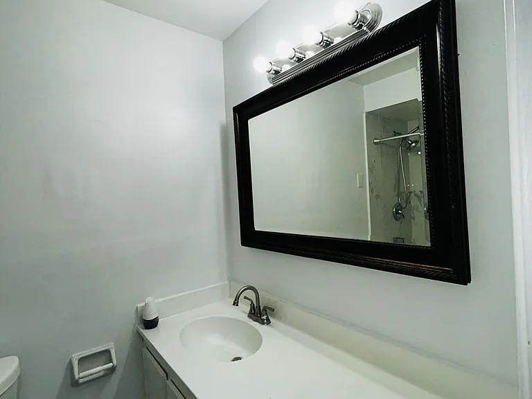 11983 Shakerwood Ln — Photo 26