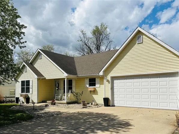 234 Virginia St, Brighton, IL 62012