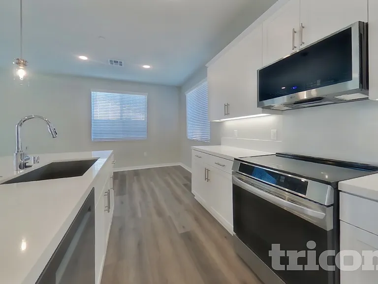 611 W Citron St #2 — Photo 6