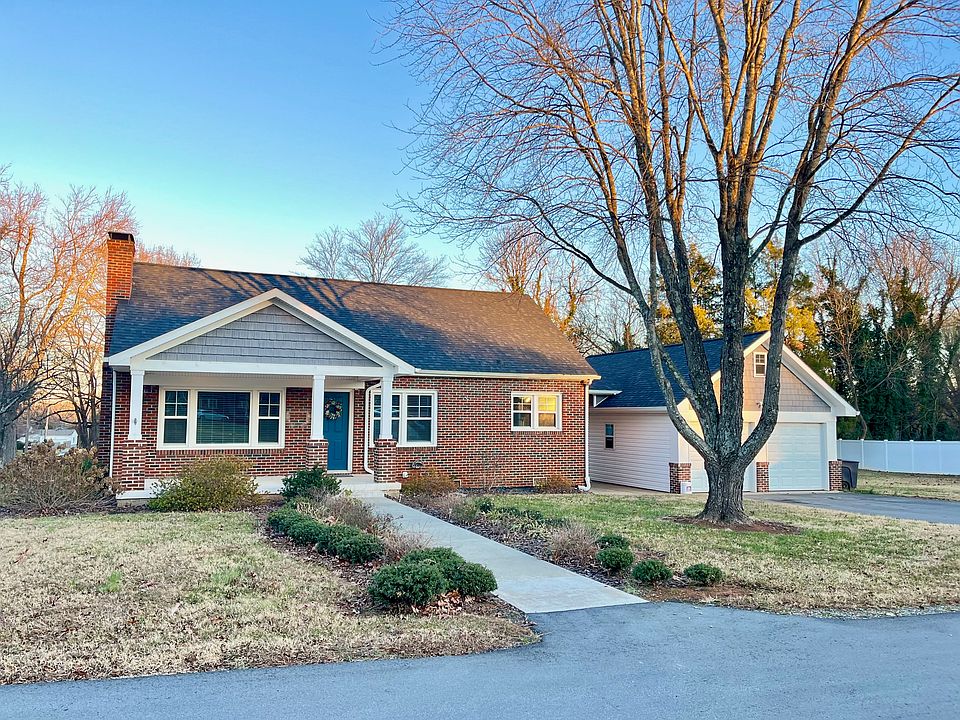 Cute Brick Ranch w/ Covered Porch