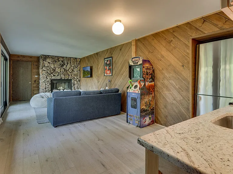 126 Tiger Tail Rd — Photo 4