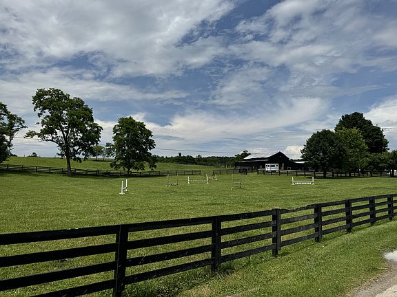 2nd image of 1557 Clifton Rd