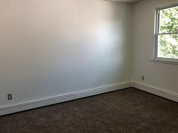4th image of 172 Hildreth Pl Floor 3