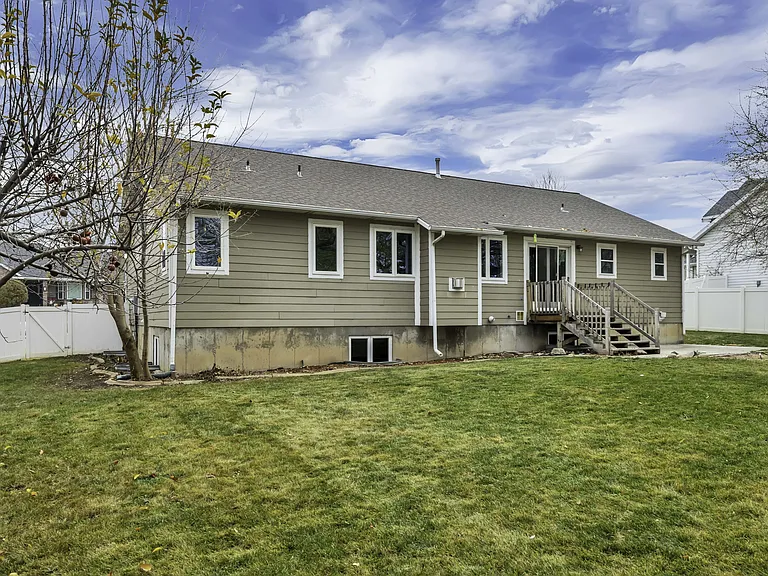 778 S 410 E — Photo 31