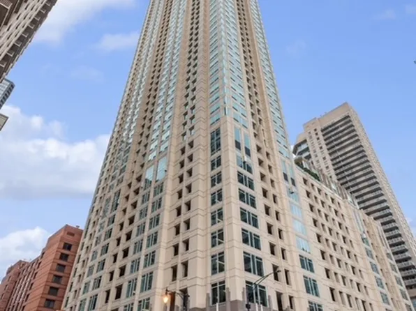 33 W Ontario St, Chicago, IL