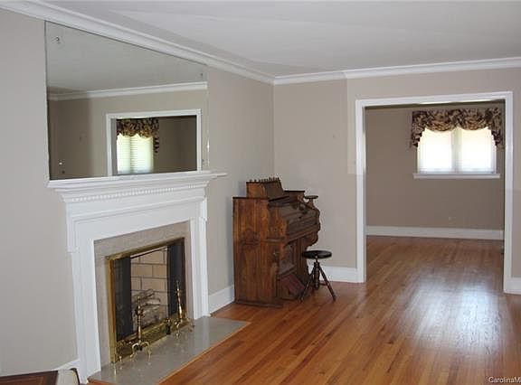 3rd image of 4735 Amity Pl