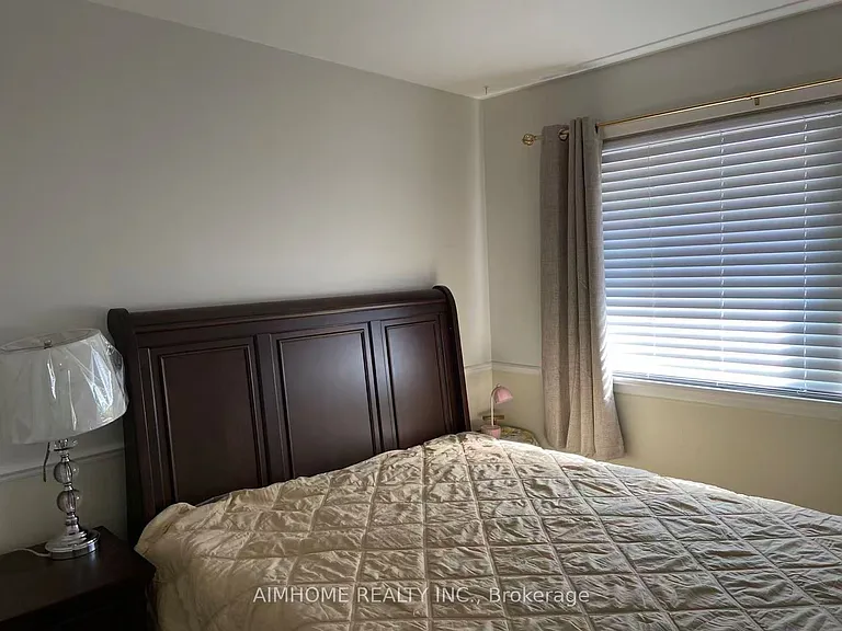 5 Heatherington Dr #MAIN — Photo 2