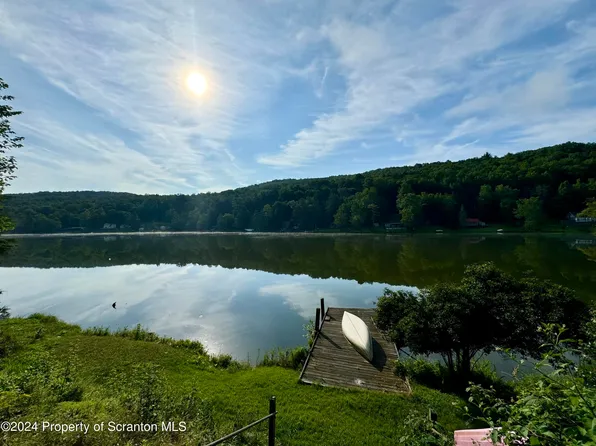 266 Crescent Lake Rd, Meshoppen, PA 18630