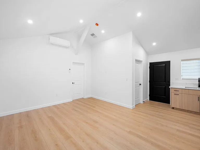 16059 Knapp St — Photo 11