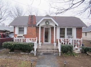 414 Colonial St, Fort Worth, TX 76111