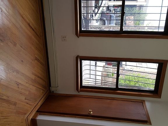 5th image of 142 Richardson St APT 1R