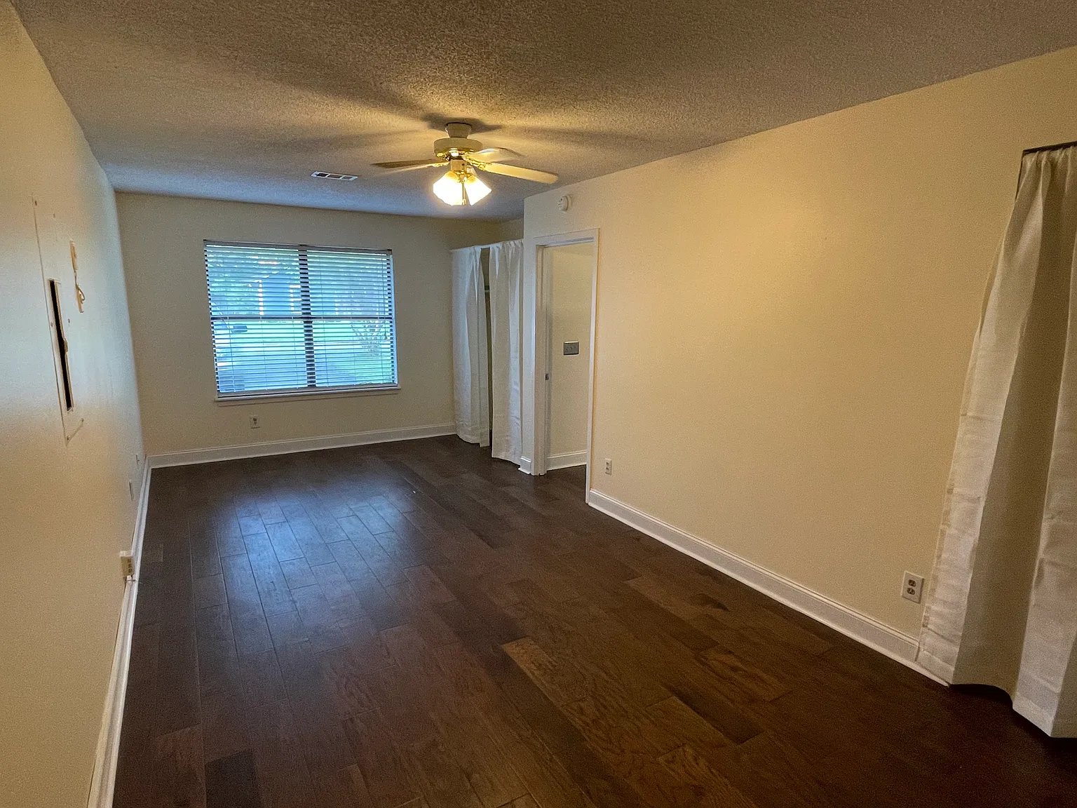 4 bed, 1400 sqft, $3,000 — Photo 3