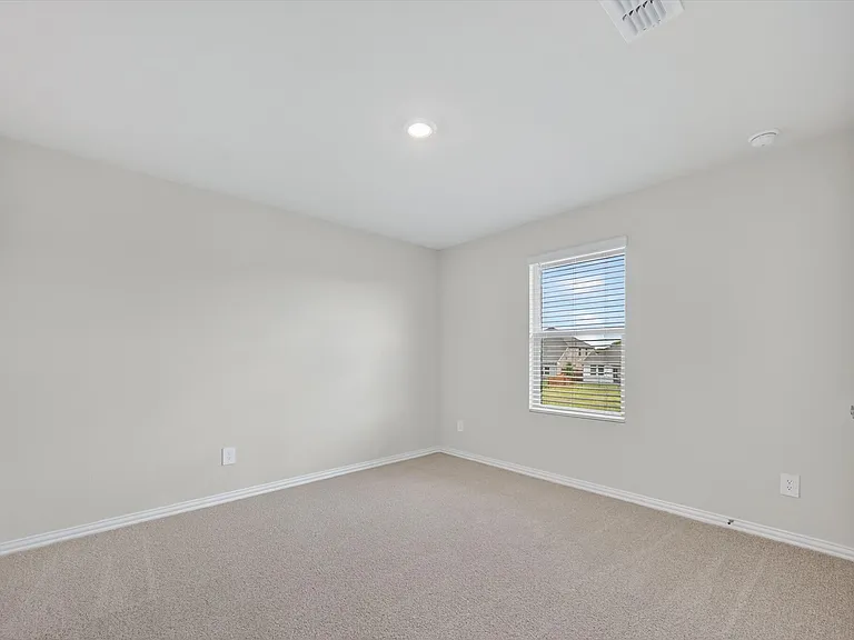 1402 Bridgestone Dr — Photo 18