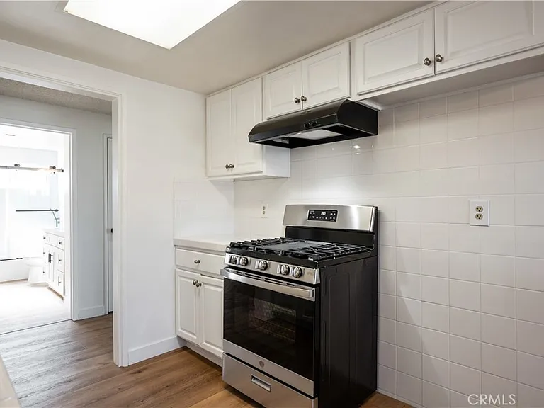 972 W 14th St #3 — Photo 20