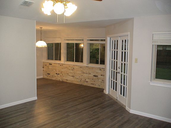 5th image of 120 Kerry Brook Dr