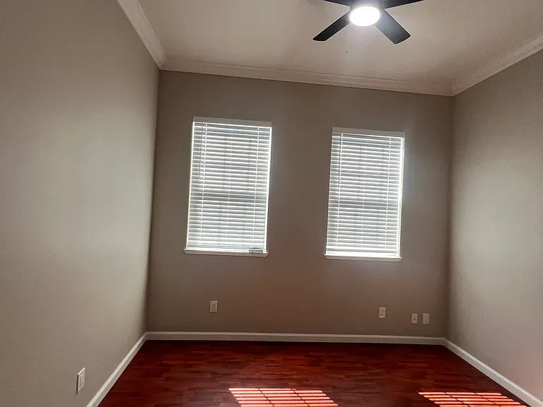 1820 V St #4 — Photo 14