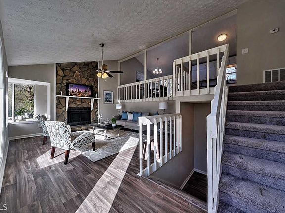 3rd image of 159 Gaston Ct