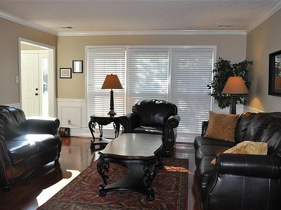 2nd image of 3893 Barnard Dr
