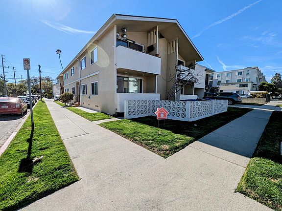 3rd image of 11813 Iowa Ave #1
