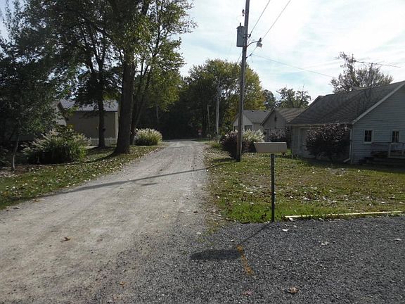 5th image of 2466 E Shirley Ave