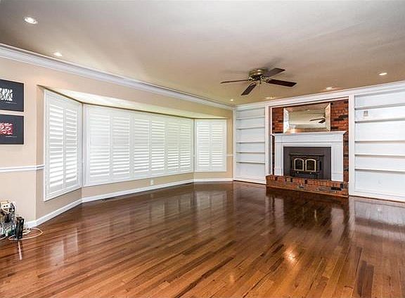 4th image of 4404 Deer Valley Dr