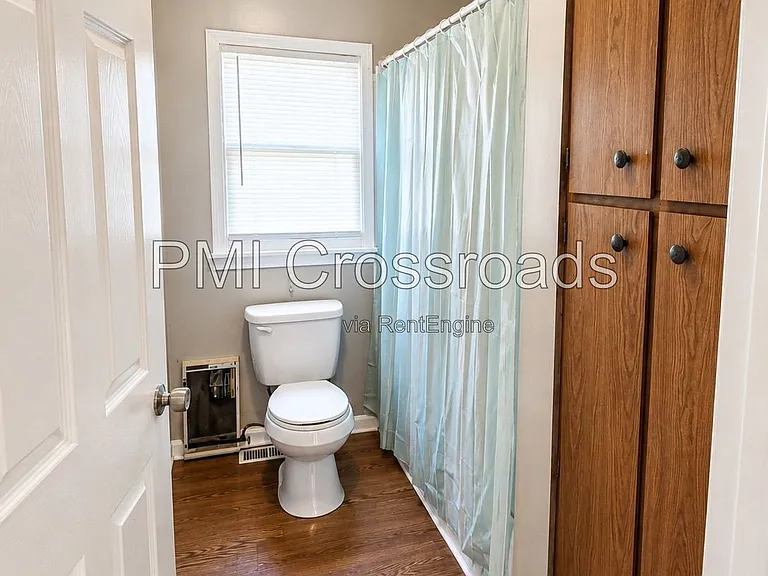 153 S Cypress Ave — Photo 10