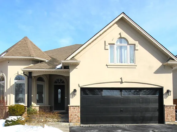 32 Macdonald Cres, Brantford, ON N3R 8B2